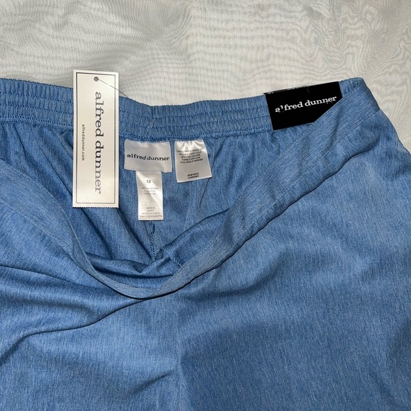 Plus size pants - Picture 2 of 3